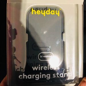 Wireless charging stand